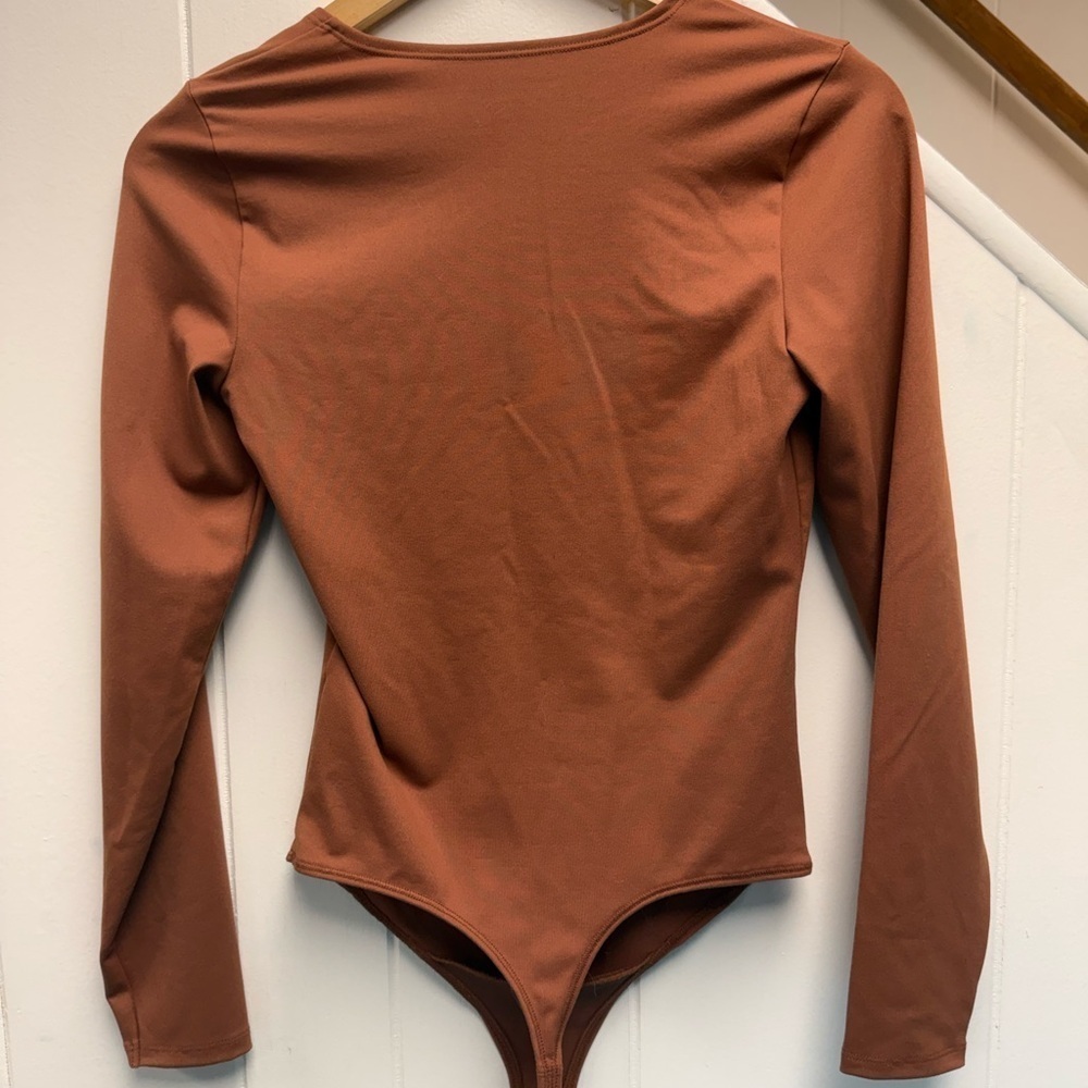 Abercrombie & Fitch Asymmetrical Rust Colored Soft A&F Collection Bodysuit Small - Picture 5 of 5